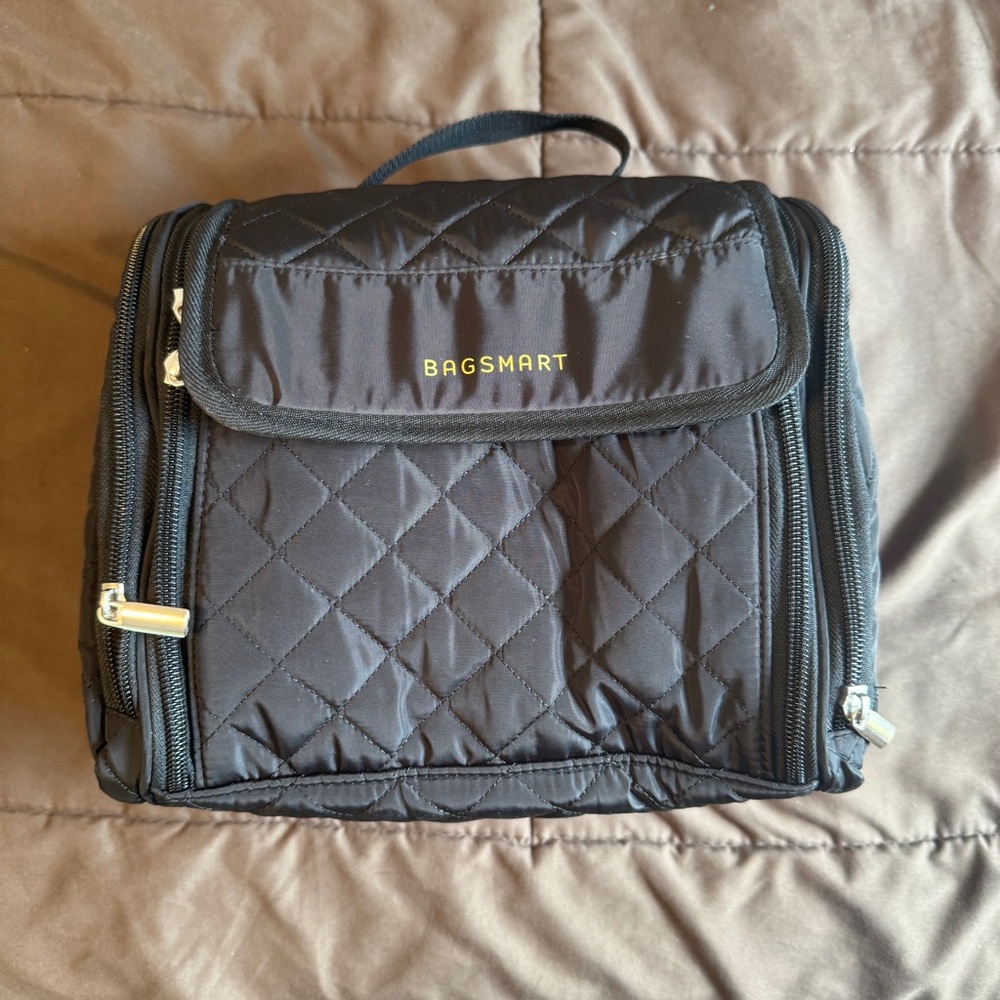 Black BAGSMART Hanging Toiletry Bag